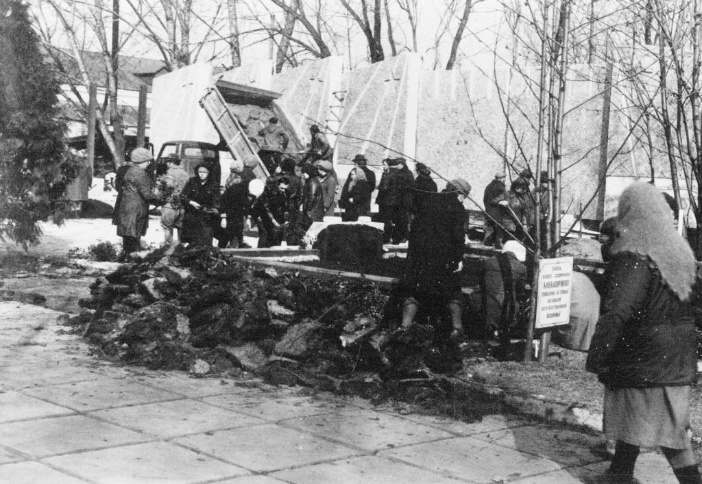 Строительство Мемориала Славы в честь воинов-таловчан, погибших в годы ВОВ, 1985 г.