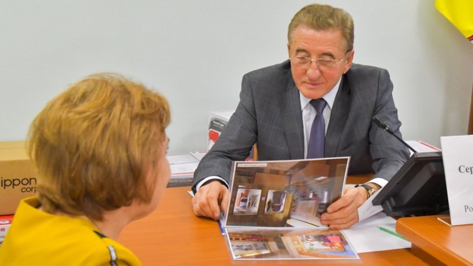 Сенатор Сергей Лукин провел личный прием граждан в Таловском районе.