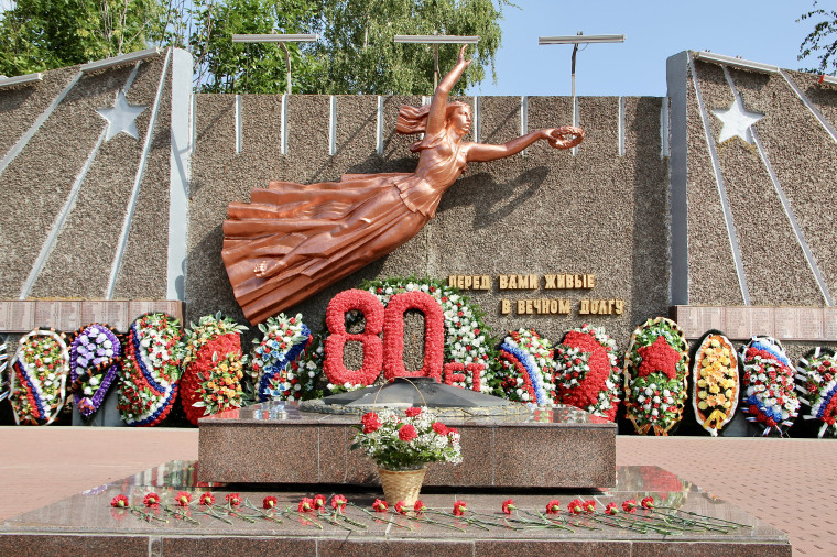 Торжественное возложение ко Дню скорби и памяти. Торжественное возложение ко Дню скорби и памяти.